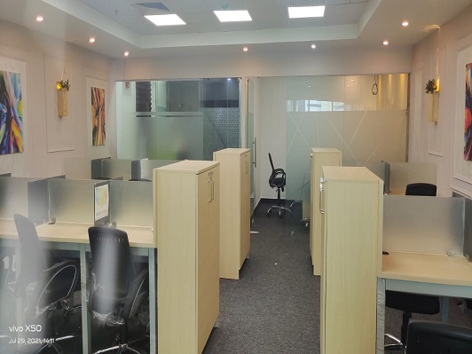 Office space in I Thum Noida 1700 sqft